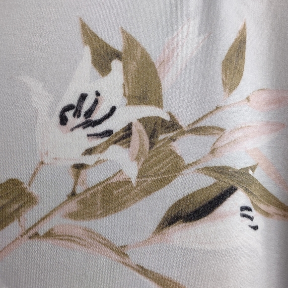 DIP Plus Size 2X Rayon/Spandex Long sleeve Light gray Floral Lily Sleepwear Top  - Picture 4 of 8